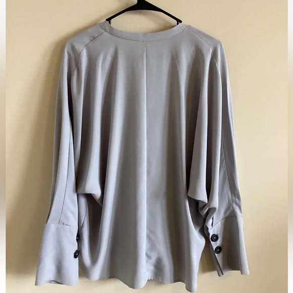 Ann Taylor Women’s Modern V-Neck Dolman Sleeve Gray Blouse Size Large - Picture 2 of 8
